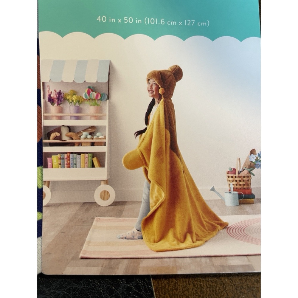 Pillowfort Disney Collection - Princess Belle Kids' Super Soft Hooded Blanket